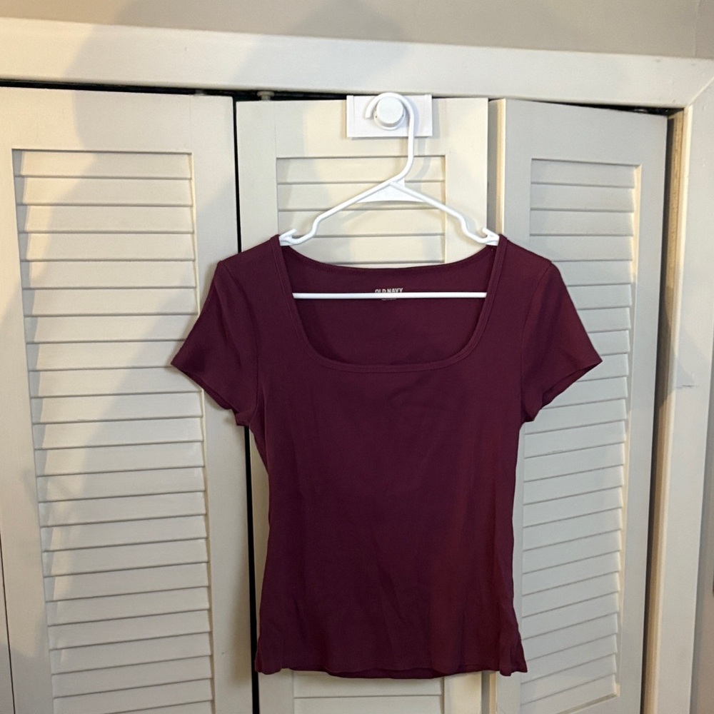 Old Navy Women's Burgundy Short Sleeve Tee